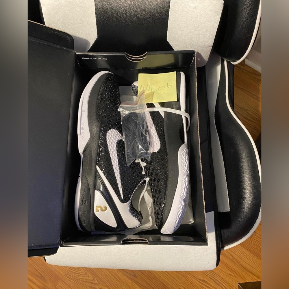 Kobe 6 “mambacita” size 12